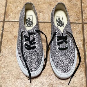 Barely used geometric Vans 8.5 women’s